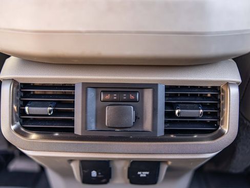 Used 2024 Ford F150 Platinum w/ Equipment Group 703A Plus AWD/4WD image 32