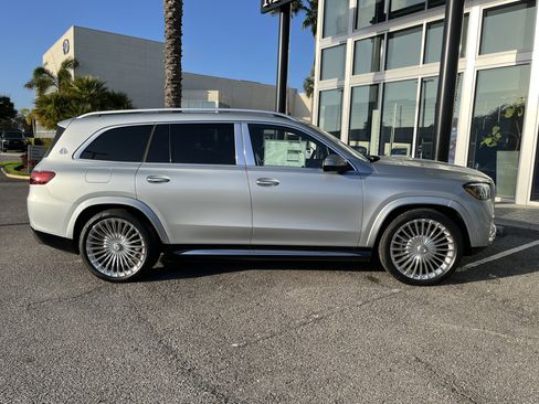 New 2026 Mercedes-Benz Maybach GLS 600 4MATIC image 8