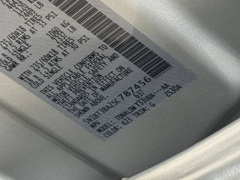 Used 2025 Nissan Rogue SV image 30