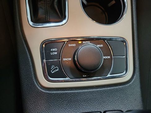 Used 2016 Jeep Grand Cherokee Laredo w/ Quick Order Package 23E image 46