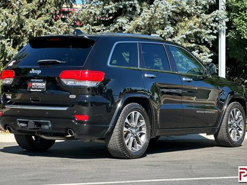 Used 2017 Jeep Grand Cherokee Overland image 4