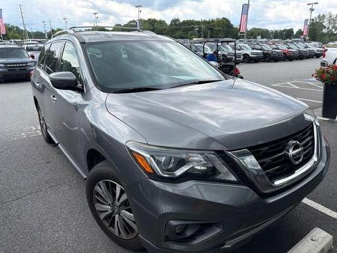 Used 2018 Nissan Pathfinder SV AWD/4WD image 2