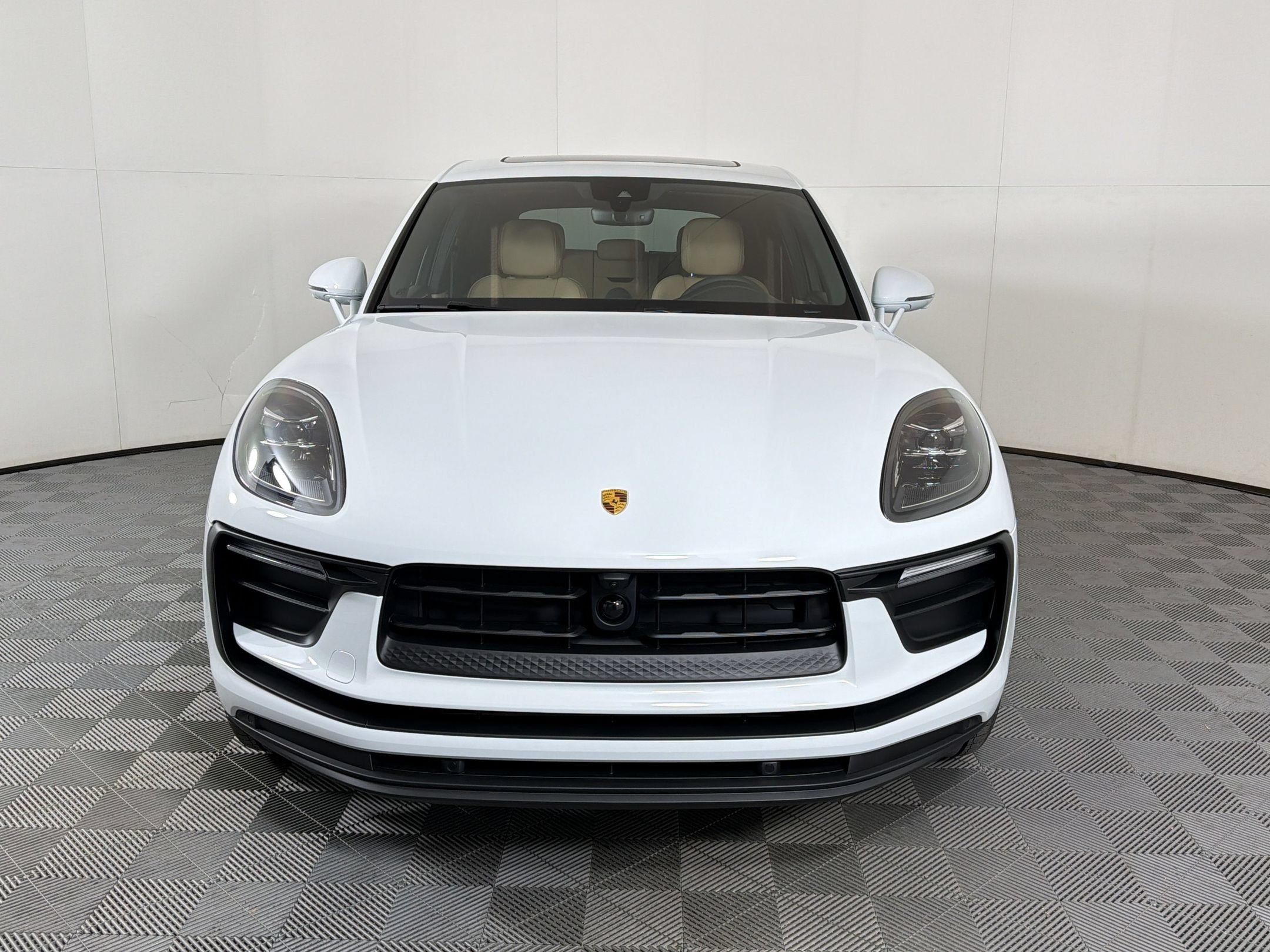 Used 2026 Porsche Macan AWD/4WD image 7