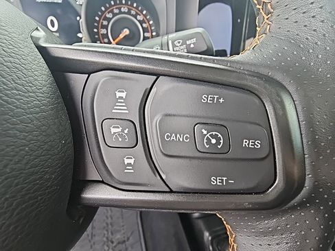 Used 2024 Jeep Gladiator Mojave w/ Safety Group image 18