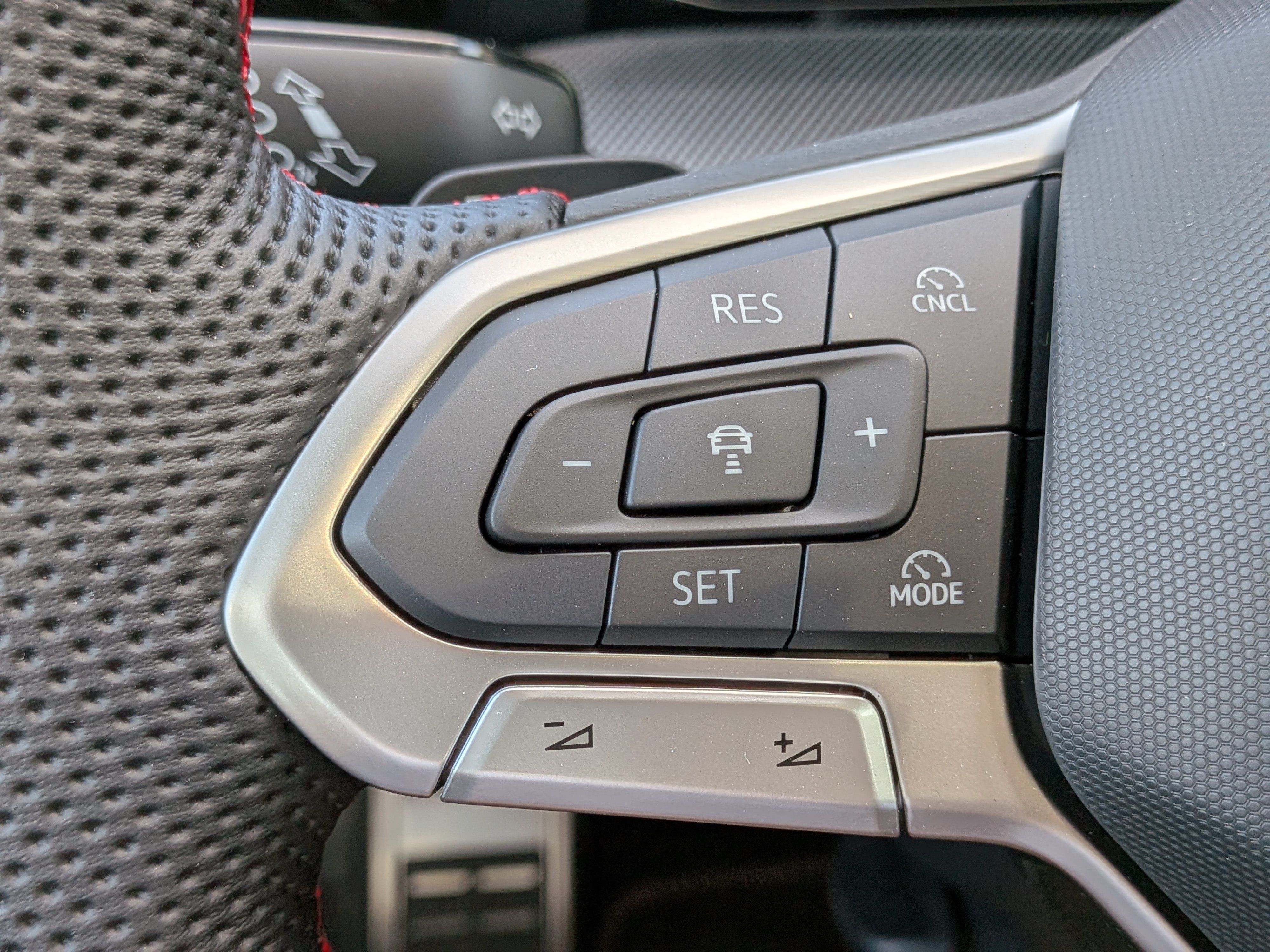 New 2026 Volkswagen GTI SE FWD image 23