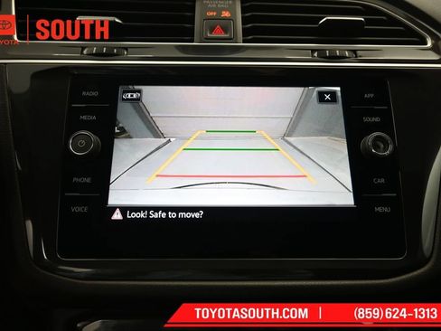 Used 2024 Volkswagen Tiguan SE AWD/4WD image 20