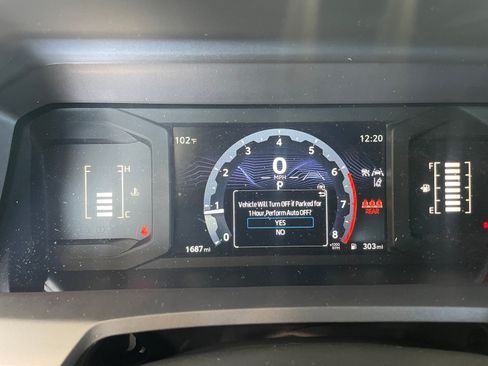 Certified 2025 Toyota Tacoma SR5 AWD/4WD image 10