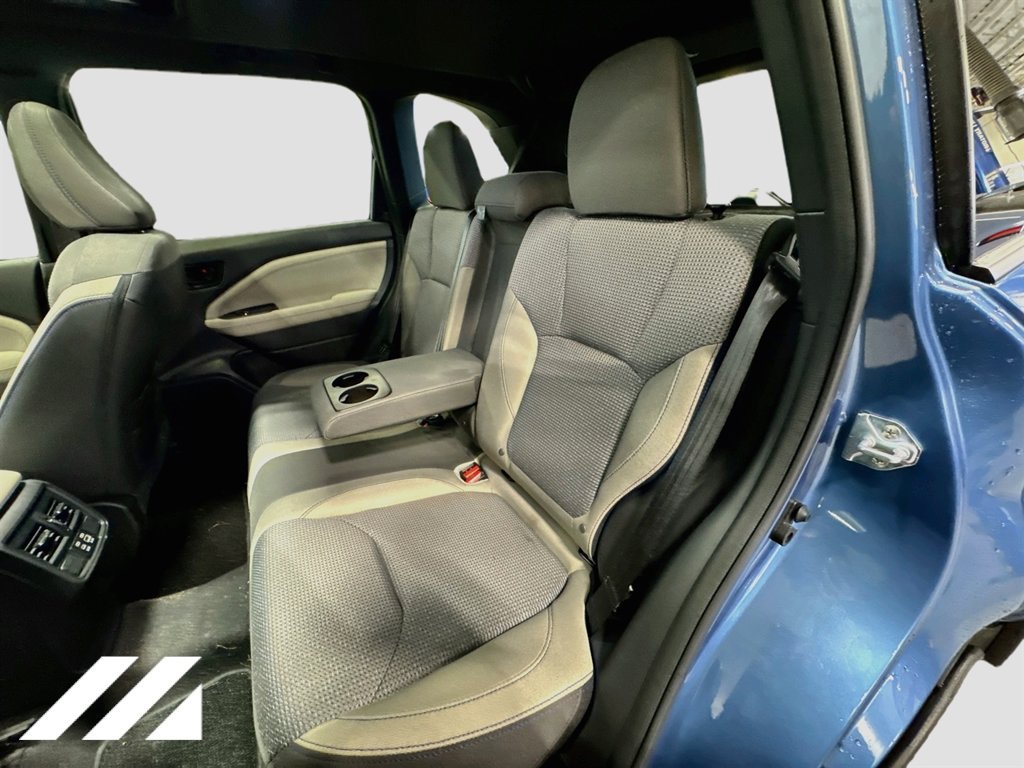 Used 2025 Subaru Forester Premium AWD/4WD image 25