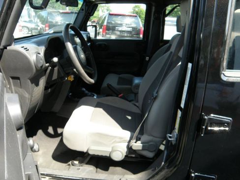 Used 2008 Jeep Wrangler Unlimited X image 8