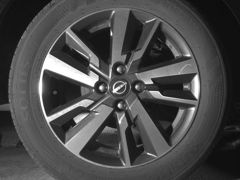 Used 2025 Nissan Versa SV FWD image 15