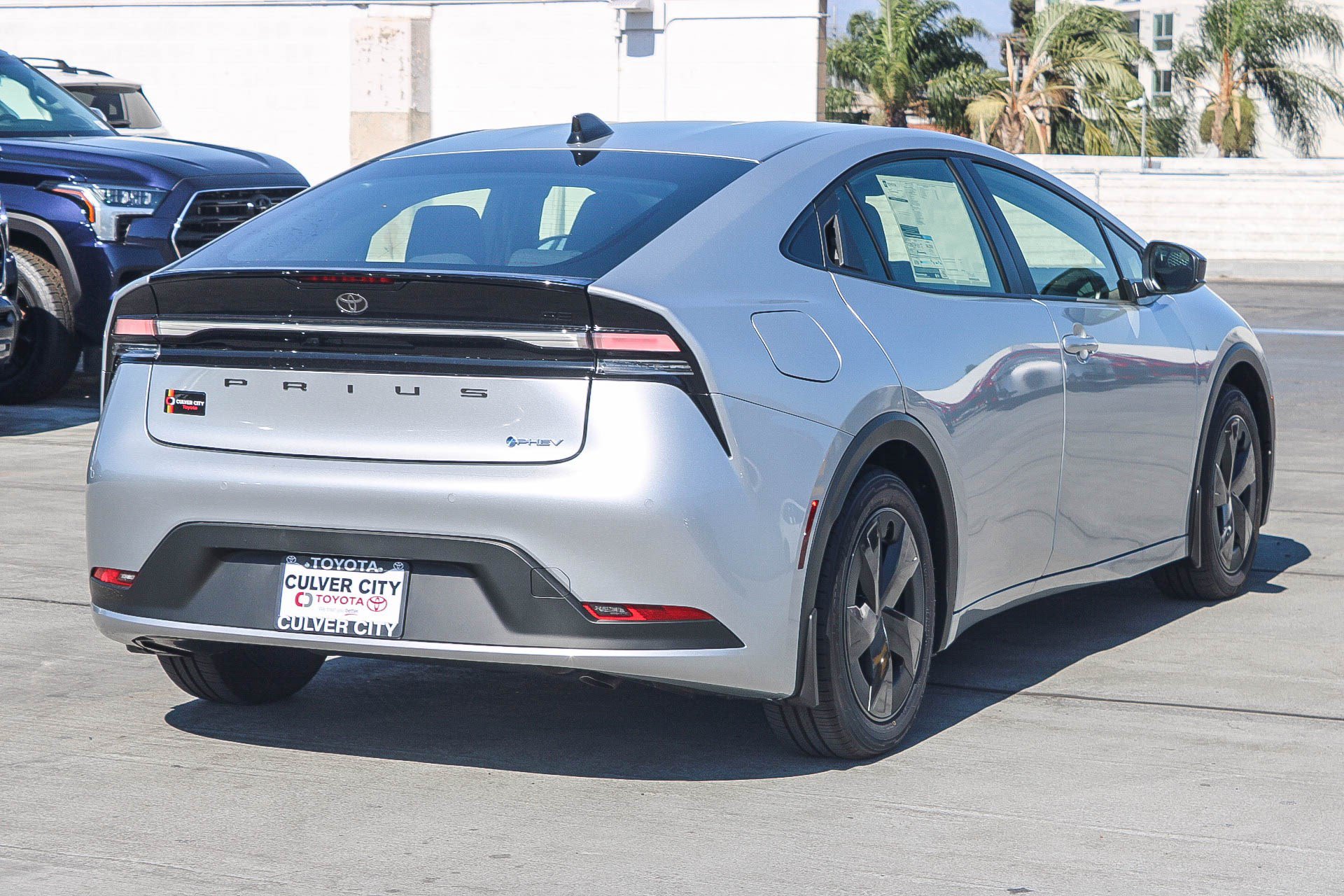 New 2027 Toyota Prius Plug-In Hybrid FWD image 9