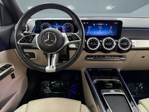 Certified 2025 Mercedes-Benz GLB 250 image 25