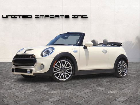 Used 2019 MINI Cooper S FWD image 1