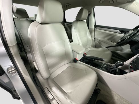 Used 2015 Volkswagen Passat 1.8T Limited Edition image 25