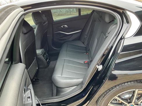 Used 2020 BMW 330i Sedan w/ Convenience Package image 29