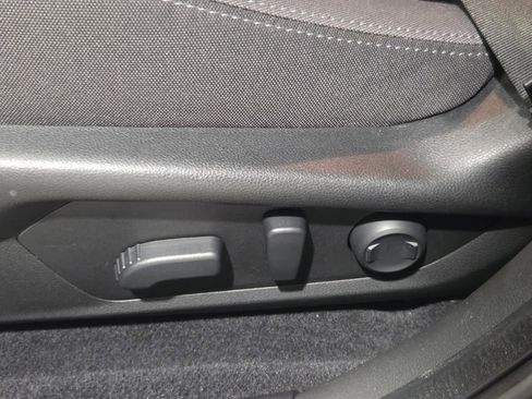 Used 2024 Subaru Crosstrek 2.0i Premium image 25