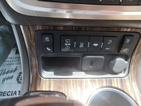 Used 2016 GMC Acadia Denali AWD/4WD image 28