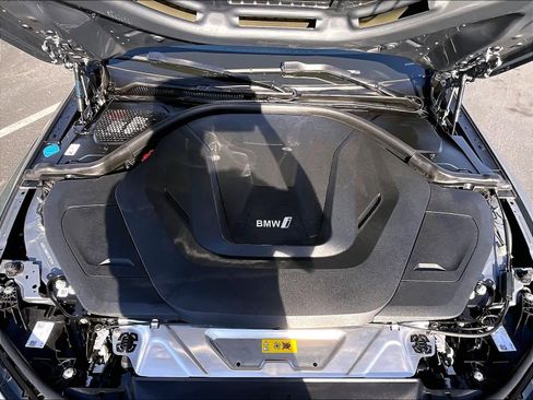 Certified 2025 BMW i4 eDrive40 w/ Premium Package image 12