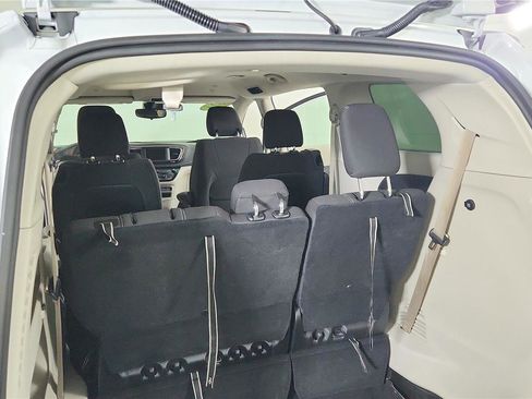 Used 2024 Chrysler Voyager LX FWD image 17