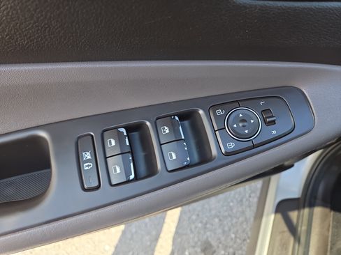 Used 2019 Hyundai Santa Fe SE image 33