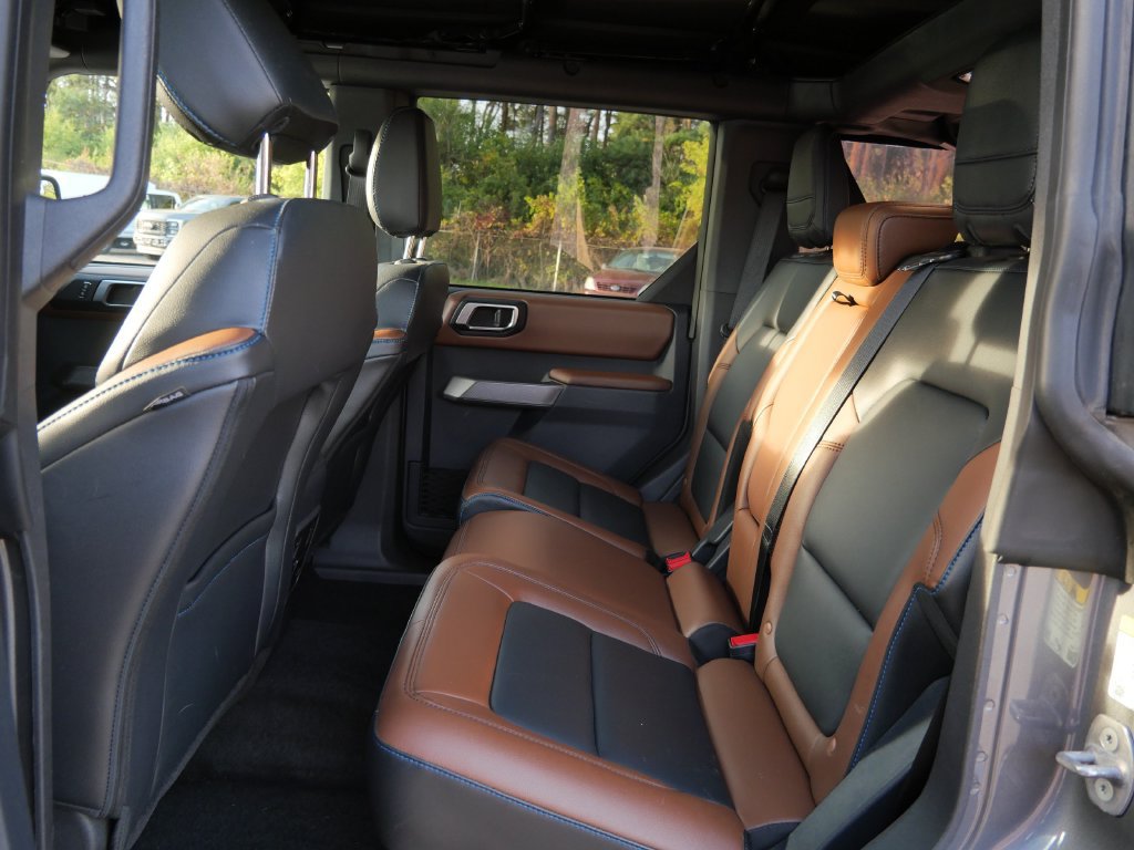 Used 2023 Ford Bronco Outer Banks AWD/4WD image 19
