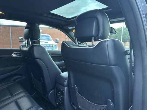 Used 2014 Jeep Grand Cherokee Overland w/ Advanced Technology Group image 38