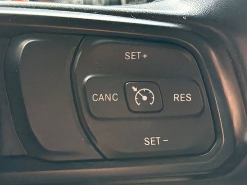 Used 2021 Jeep Wrangler Unlimited Sport image 32