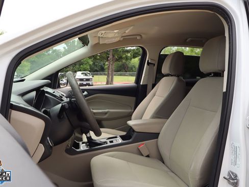 Used 2017 Ford Escape SE FWD image 11