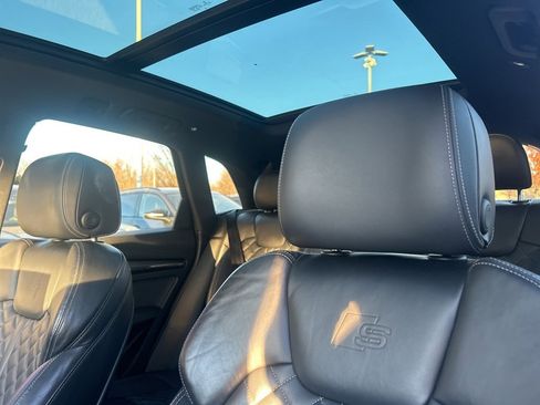Used 2021 Audi SQ5 Premium Plus w/ Premium Plus Package image 24