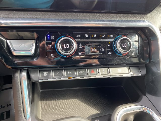 Used 2025 GMC Sierra 3500 Denali w/ Technology Package AWD/4WD image 18