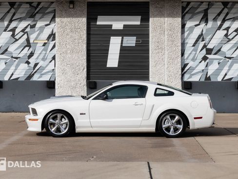 Used 2007 Ford Mustang GT Premium image 9