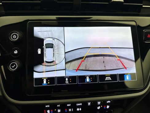 Used 2022 Chevrolet Bolt EUV Premier w/ Sun & Sound Package image 16