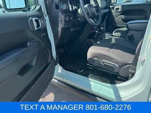Used 2024 Jeep Wrangler Unlimited Rubicon 4xe w/ Capability Package AWD/4WD image 18