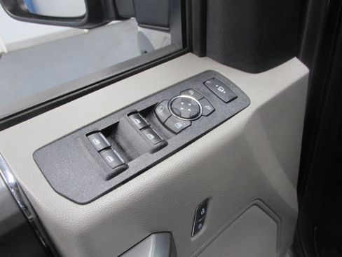 Used 2021 Ford F250 XLT w/ XLT Premium Package AWD/4WD image 28