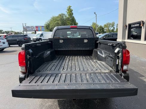 Used 2019 Toyota Tacoma SR AWD/4WD image 20