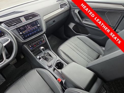 Used 2024 Volkswagen Tiguan SE image 12