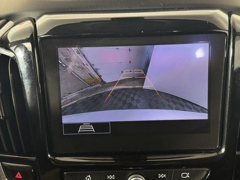 Used 2020 Chevrolet Traverse LT FWD image 22