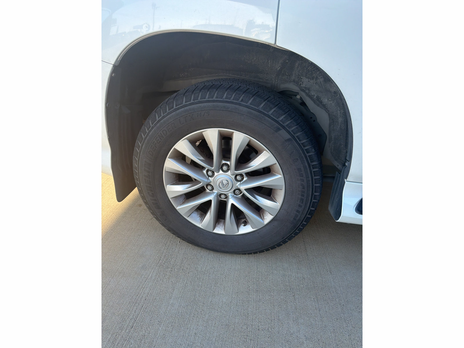 Used 2018 Lexus GX 460 Premium w/ Premium Package AWD/4WD image 24