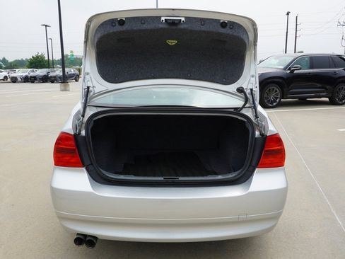 Used 2006 BMW 325i Sedan RWD image 31