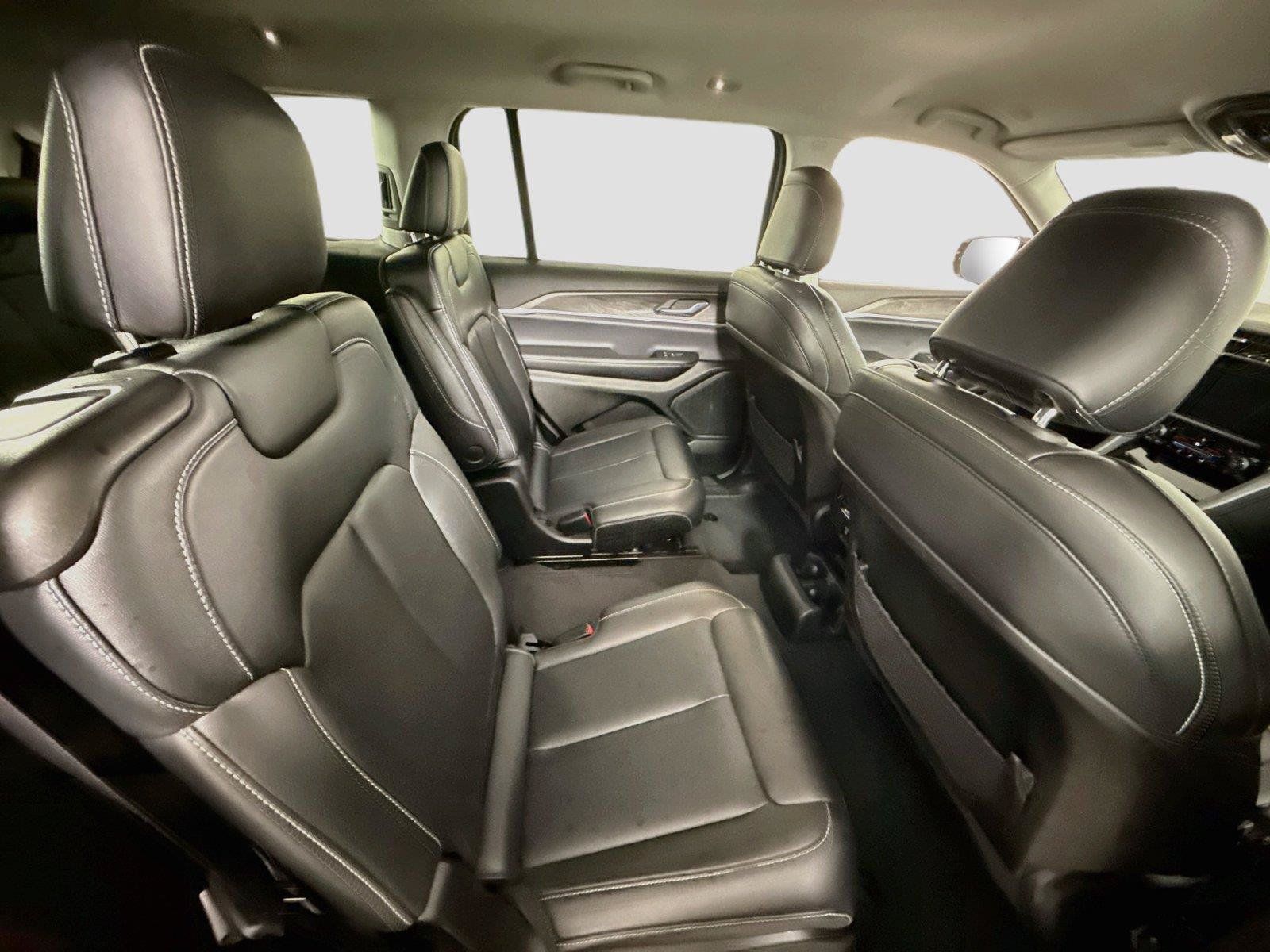 Used 2023 Jeep Grand Cherokee L Limited AWD/4WD image 22