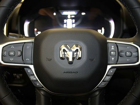 New 2026 RAM 1500 4x4 Crew Cab image 11