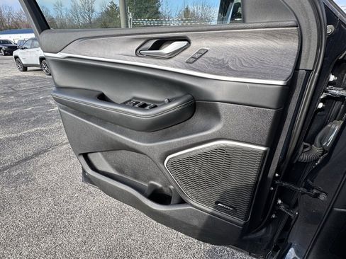 Used 2024 Jeep Grand Cherokee Limited w/ Luxury Tech Group II image 27