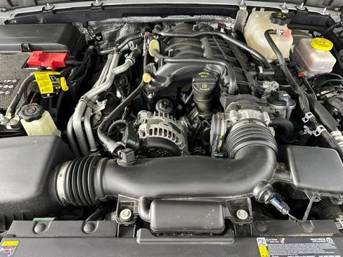 Used 2025 Jeep Wrangler Unlimited Sahara AWD/4WD image 13
