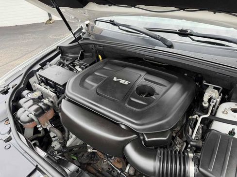 Used 2017 Jeep Grand Cherokee Altitude AWD/4WD image 21