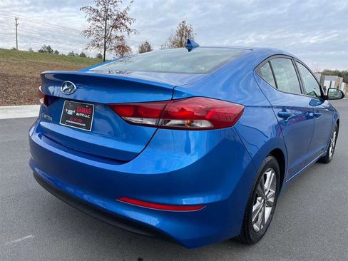 Used 2017 Hyundai Elantra SE image 6