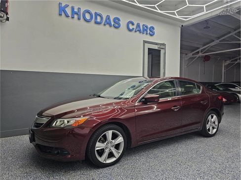 Used 2014 Acura ILX w/ Technology Package image 2