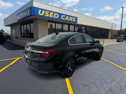 Used 2017 Buick Regal Sport Touring image 5