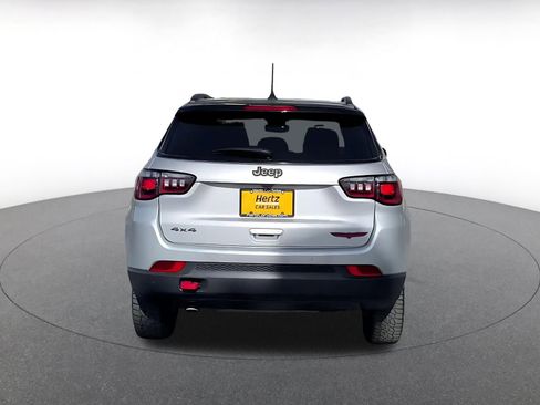 Used 2025 Jeep Compass Trailhawk AWD/4WD image 12