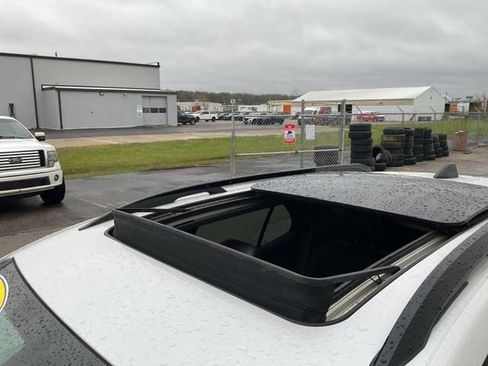 Used 2023 Chevrolet Equinox RS image 11