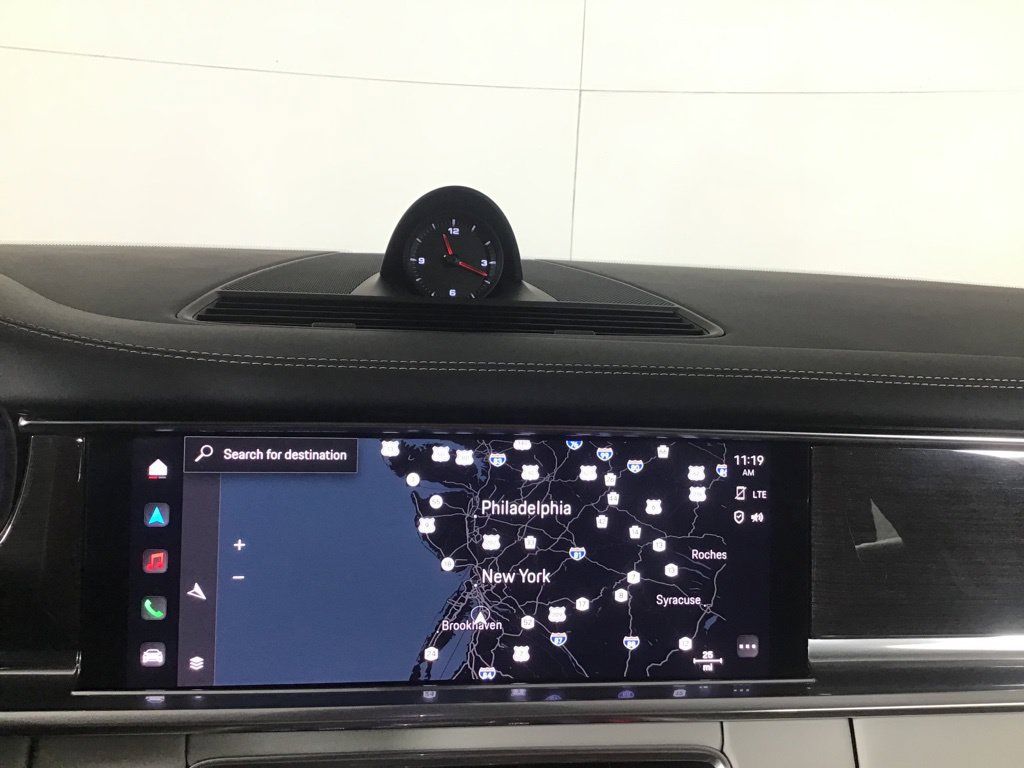 Certified 2023 Porsche Panamera image 31